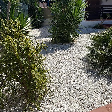 Bed and Breakfast Beb Eclissi Fontane Bianche Exterior foto