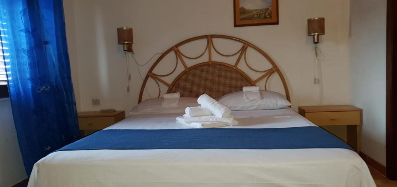 Bed and Breakfast Beb Eclissi Fontane Bianche Exterior foto